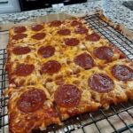 🍕 WW Low-Carb Cheesy Pepperoni Bake(4 servings – 4 WW points per serving)