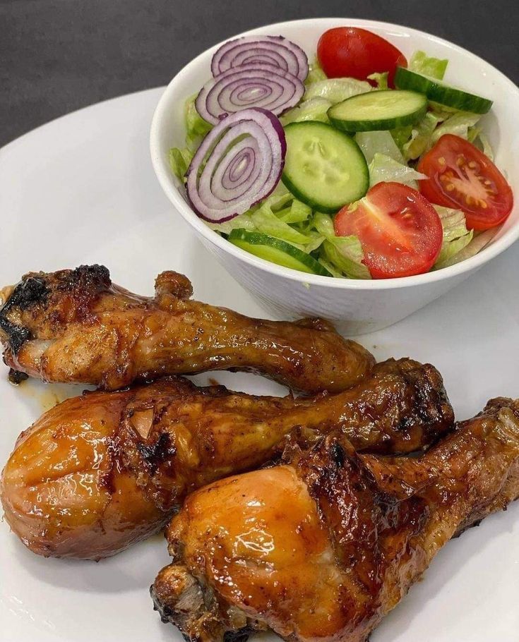WW Grilled Chicken Drumsticks with Fresh Crunchy Salad
