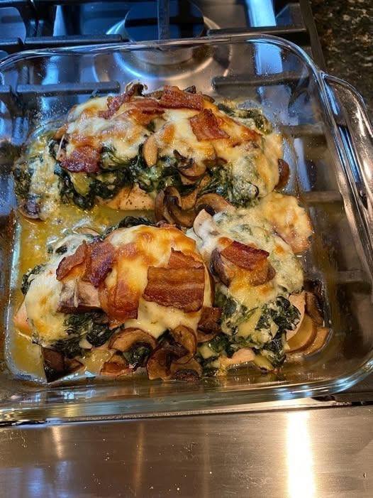 Creamy Chicken with Spinach, Bacon & Mushrooms