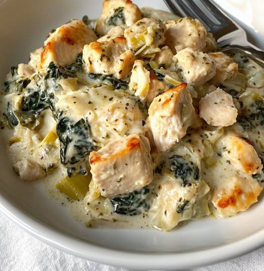 WW High-Protein Spinach & Artichoke Chicken Casserole