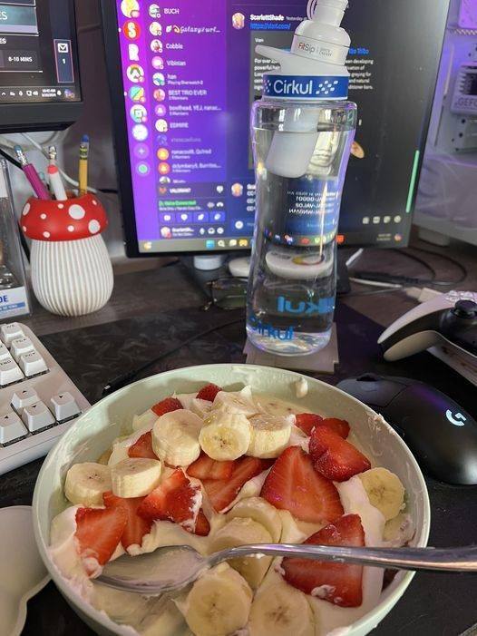 1-Point Strawberry Cheesecake Morning Bowl