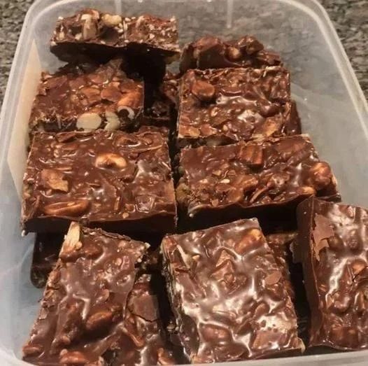 WW No-Bake Crunch Bars (Chocolatey, Crispy, Zero Drama)