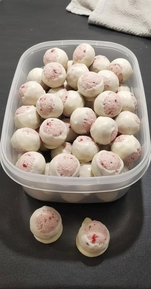 WW Strawberry Cheesecake Protein Bites