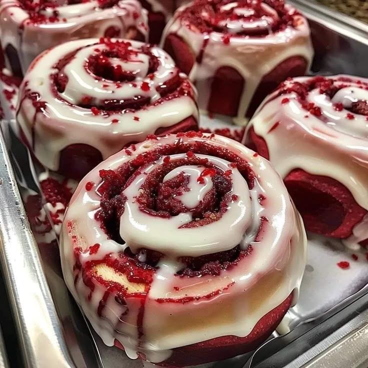 Ultra Low-Point Red Velvet Cinnamon Rolls (WW Friendly)