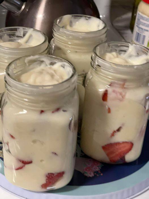 Strawberry Cheesecake Jars — Ultra Light Version