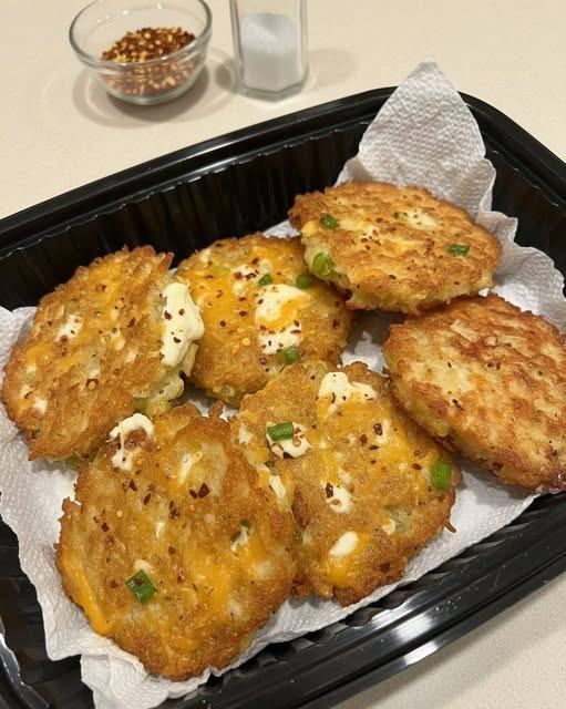 Ultra Low-Point Spicy Cheesy Cauliflower Hash Browns
