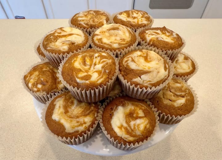WW Pumpkin Cream Cheese Muffins