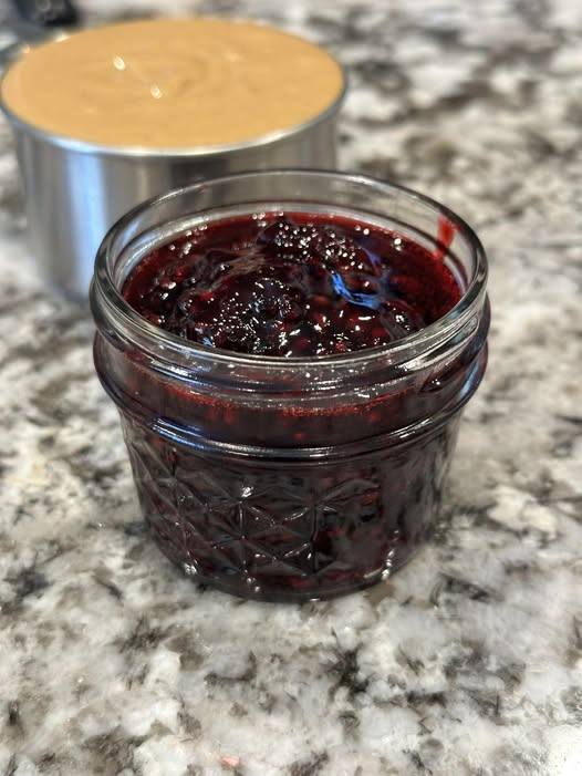 “Why Did I Ever Buy This at the Store?” 5-Minute PB & Jam (Lightened)