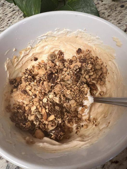 2-Point Peanut Butter Yogurt Crunch Bowl