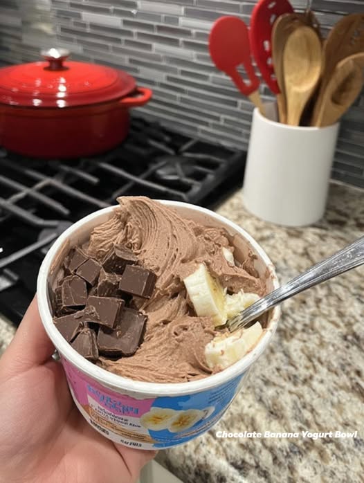 Ultra Low-Point Chocolate Banana Yogurt Bowl (WW Friendly)