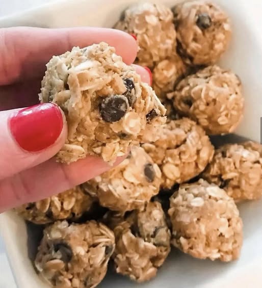 No Bake Peanut Butter Protein Bites