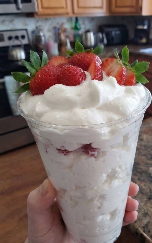 WW Strawberry Cheesecake Fluff Cup