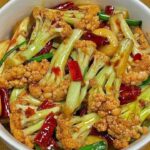 WW-Friendly Spicy Szechuan Cauliflower Stir-Fry