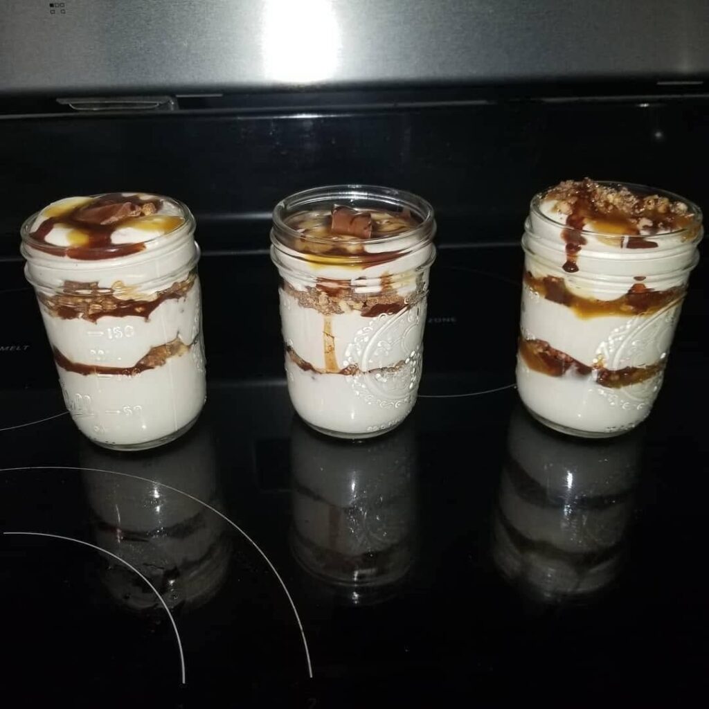 WW-Friendly Twix-Inspired Yogurt Parfait Jars