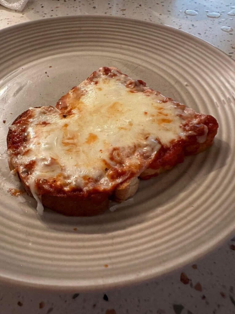 WW-Friendly 1-Point Pizza Toast