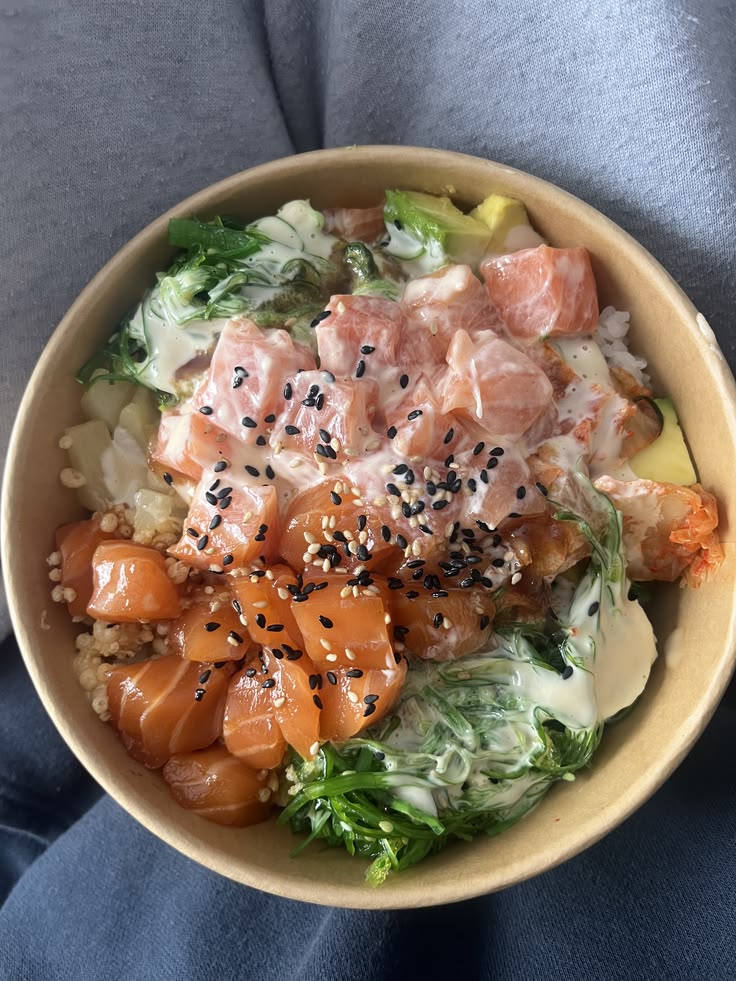 WW-Friendly Creamy Salmon Poke Bowl